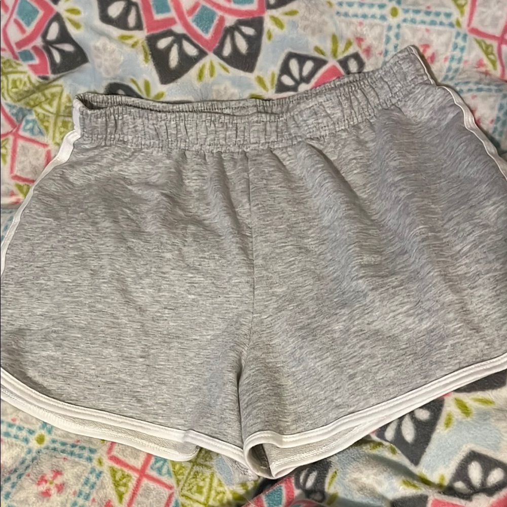 Gray Athletic Shorts with Elastic Waistband and Relaxed Fit